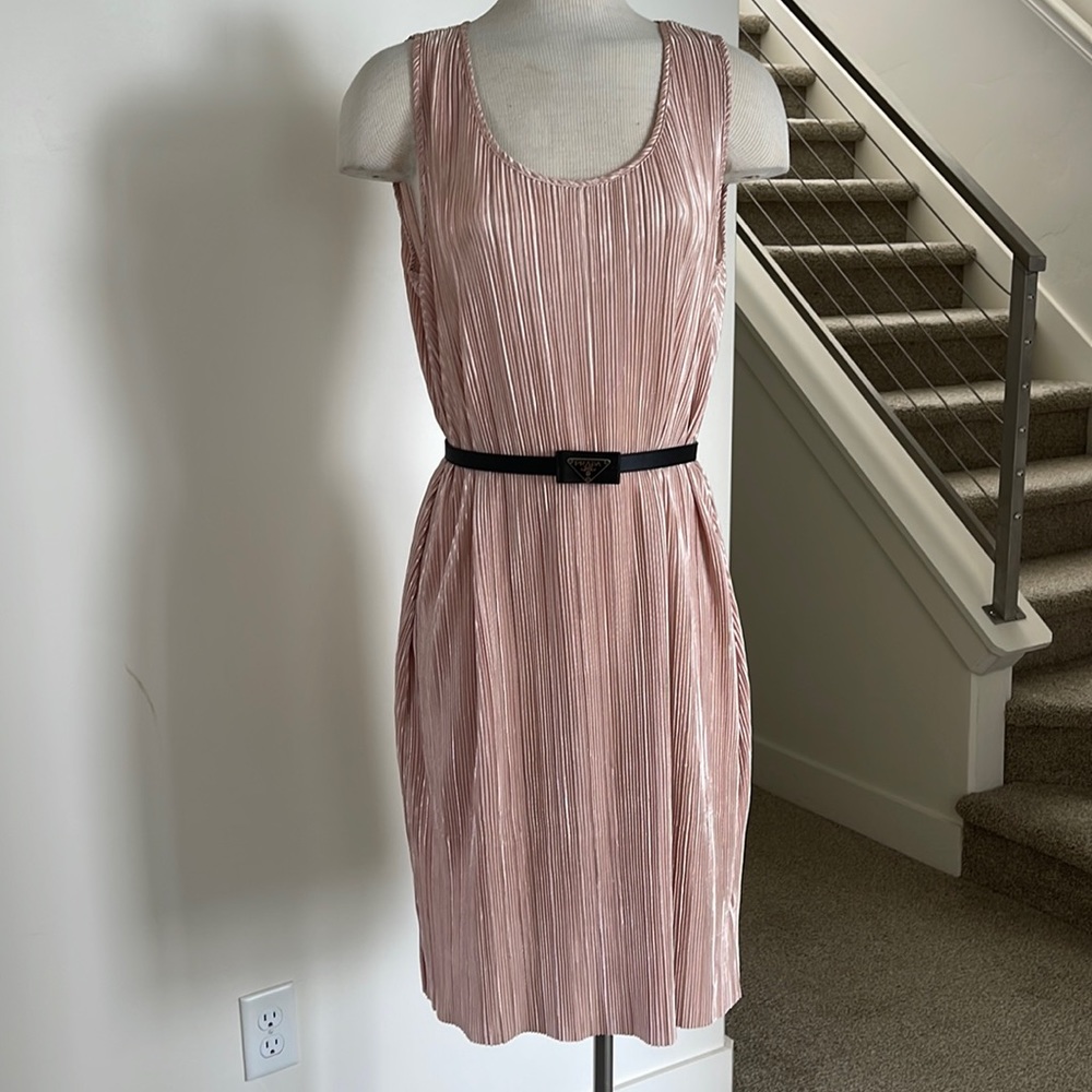 H&M Soft Pink Crinkle Dress Size M